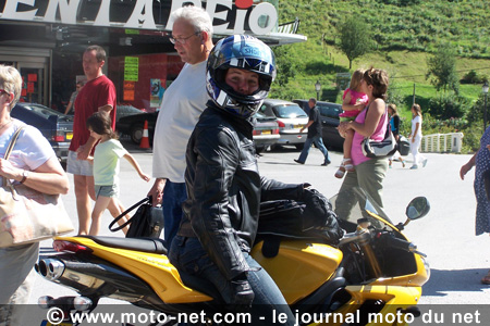 Tour Moto Pyrénéen 2007 : Premier contact avec la Ducati Moto-Net du Dark Dog Tour