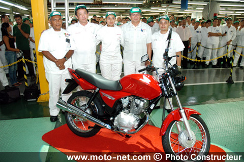 6 août 2007 : Honda franchit le cap des 10 millions de deux-roues produits au Brésil - Suguru Kanazawa (Honda) : après la terre et la mer, le ciel !