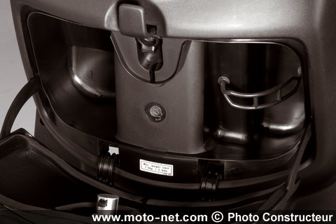 Honda dévoile sa CB1000R et son Lead 110