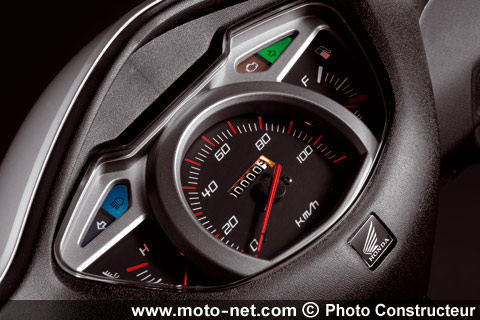 Honda dévoile sa CB1000R et son Lead 110