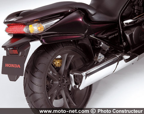 Honda dévoile sa CB1000R et son Lead 110