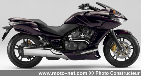 Honda dévoile sa CB1000R et son Lead 110