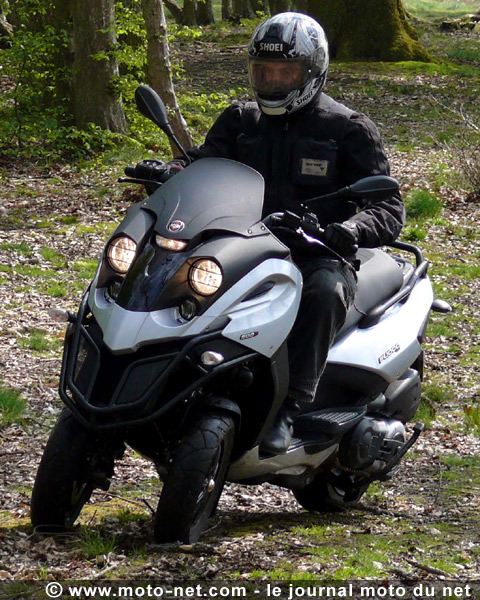 Essai Gilera Fuoco 500 : Gilera invente le Sport Utility Tricycle