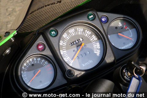 Kawasaki Ninja 250 R et Yamaha WR 250 X face à face : Le sport à la sauce deux et demie !