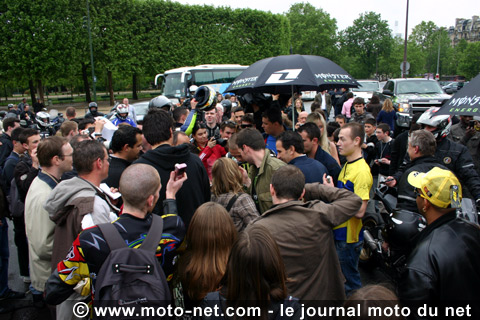 Défilé du 14 mai : Rossi se balade en R1 dans Paris...