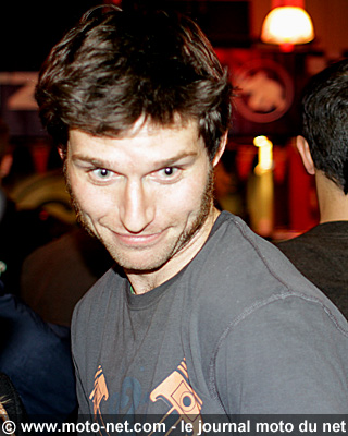 Metzeler présente son calendrier 2011 à l'Ace Café