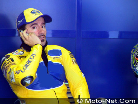 Max Biaggi lors des essais officiels 2004 à Barcelone