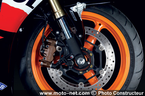 CBR1000RR ABS combiné - Nouveautés 2009 : Honda équipe ses CBR de l'ABS combiné !