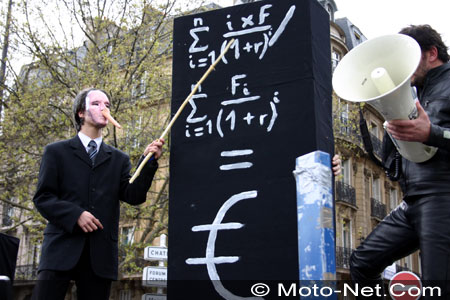 Les motards enterrent les feux de jour