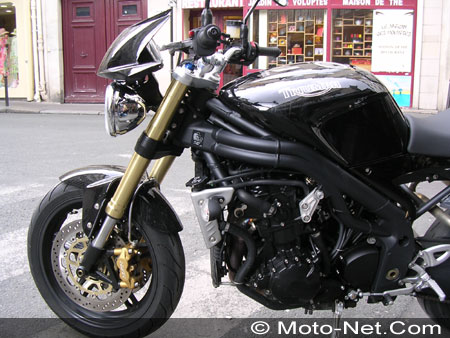 Essai Moto Net nouvelle Triumph Speed Triple 1050 : une main de fer dans un gant de velours