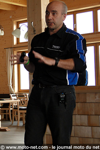 Triumph dévoile la nouvelle 1200 Trophy 2013