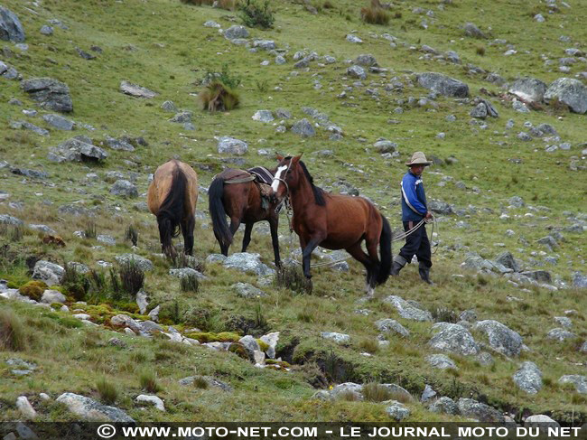 Amérique latine à moto (15) : trek sur la Cordillère blanche