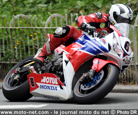 Michael Dunlop - Tourist Trophy Superbike 2013 : Michael Dunlop s'impose dans la course Superbike
