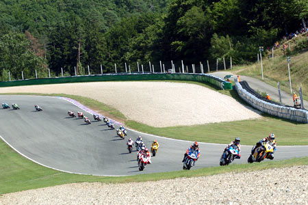 Les manches Superbike et Supersport de Brno 2005 sur Moto-Net