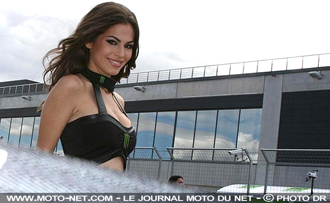 L'umbrella girl la plus sexy du GP d'Aragon