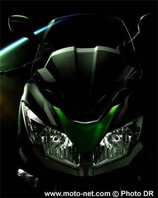 Kawasaki se lance dans le scooter avec le J300
