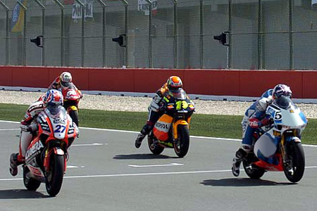 Le Grand Prix du Qatar Moto 2005 : le tour par tour sur Moto-Net