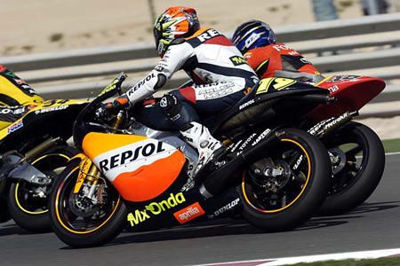 Le Grand Prix du Qatar Moto 2005 : le tour par tour sur Moto-Net