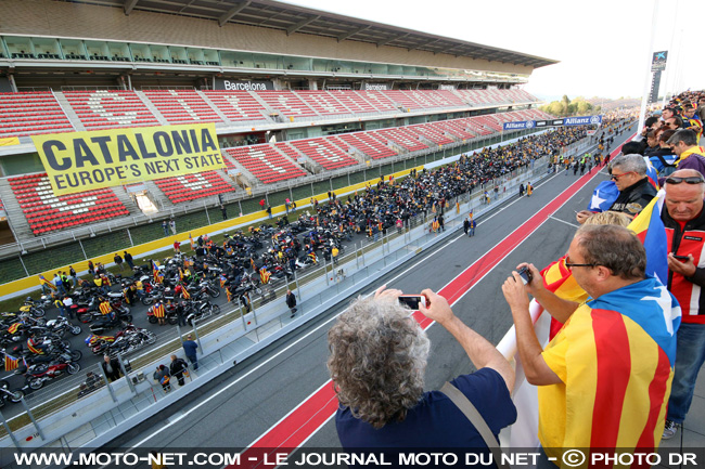 Plusieurs milliers de motards à Barcelone pour l'indépendance de la Catalogne