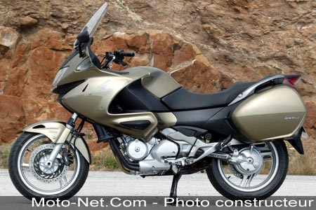 Honda Deauville 700 : toujours prête