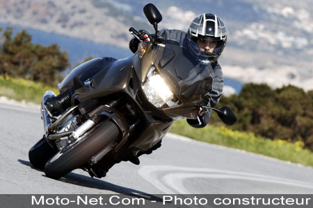 Honda Deauville 700 : toujours prête