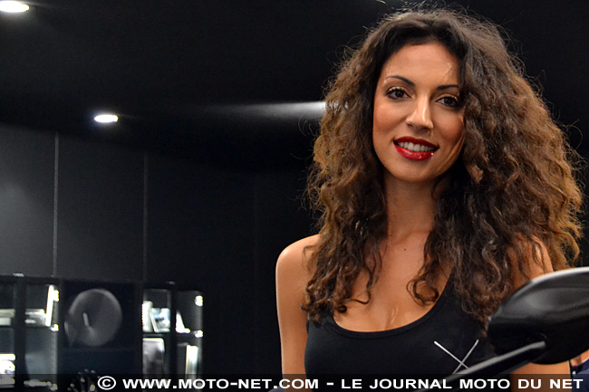 En direct de l'EICMA : les plus belles hôtesses du salon de Milan