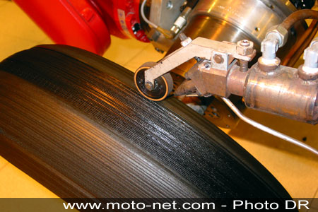 Nouveau pneu Pirelli Diablo Corsa III : le Racing Street selon Pirelli