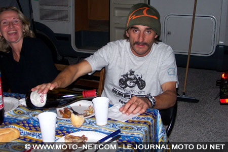 Dark Dog Moto Tour 2006 Toulon - Toulon : extérieur jour, première !