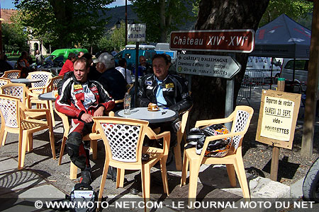 Dark Dog Moto Tour 2006 Toulon - Toulon : extérieur jour, première !
