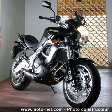 Nouvelle Kawasaki Versys : l'ER-6 prend de la hauteur !
