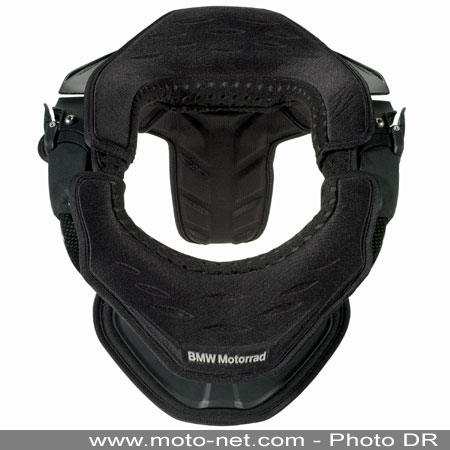 BMW commercialise le Neck Brace System, un collier protège-cou