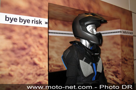BMW commercialise le Neck Brace System, un collier protège-cou