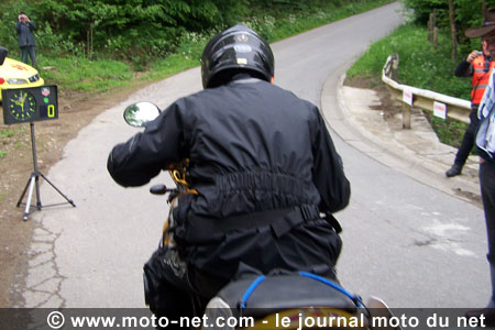 Championnat du monde des rallyes 2007, Belgian Moto Tour : deuxième étape, Du riffifi sous le soleil !