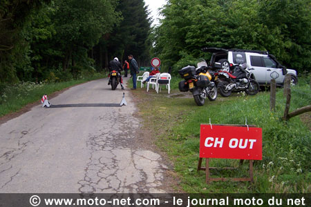 Championnat du monde des rallyes 2007, Belgian Moto Tour : deuxième étape, Du riffifi sous le soleil !