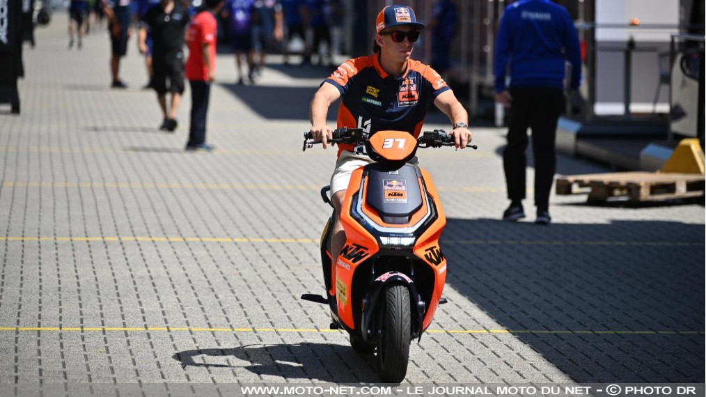 Pedro Acosta opéré au poignet après son abandon à Assen

Le pilote officiel KTM Pedro Acosta s'est vu contraint à l'abandon au 13ème tour de la course principale du Grand Prix des Pays-Bas 2026, en raison d'un problème de canal carpien. Le futur coéquipier de Marc Marquez chez Ducati sera opéré cette semaine.
