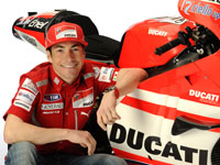 Nicky Hayden se fracture deux côtes et l'omoplate gauche