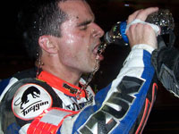 Le coup du lapin pénalise la Suzuki n°1 mais relance la course !