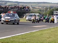 17h30 : safety car suite à une chute de la Honda n°63