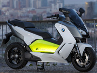 Bagster bosse aussi sur la selle du BMW C Evolution