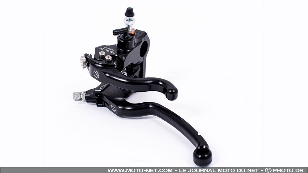 Le frein arrière moto au bout de l'index par Beringer