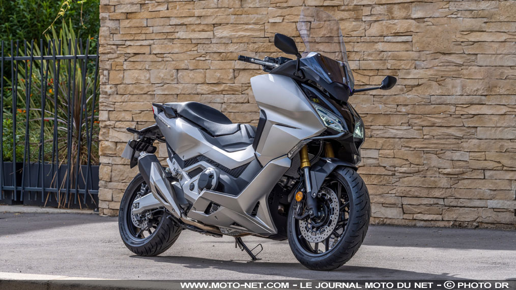 Nouveau Honda Forza 750 : infos et mise en perspective avec la concurrence maxi-scooters