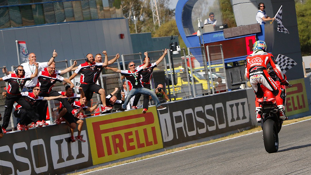 WSBK Espagne (2) : Davies intraitable, Rea pas encore titré