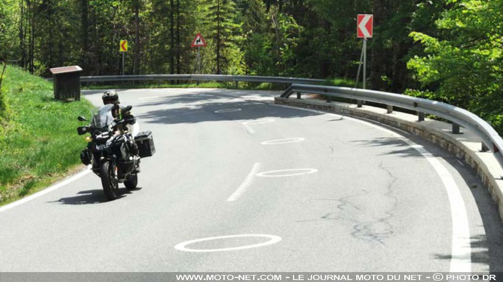 Des bulles dans les virages à gauche pour sauver les motards