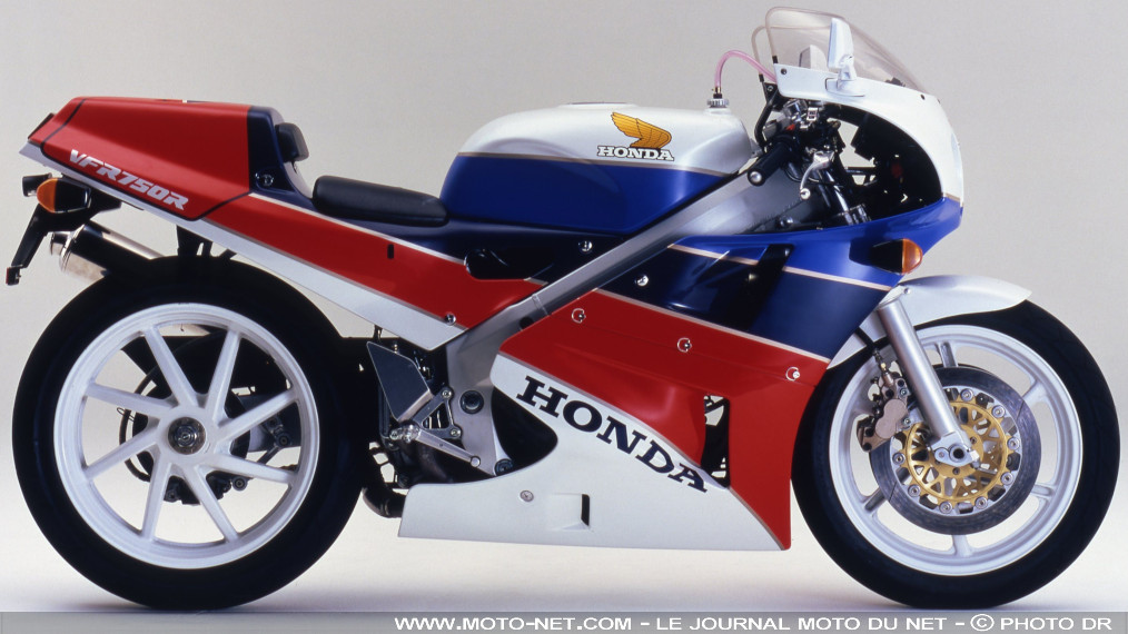 RC30 Forever : les pièces de rechange de Honda VFR750R arrivent en Europe