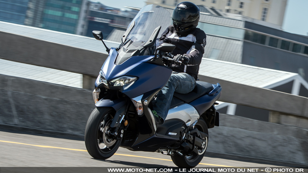 Essai Tmax 2017 SX et DX : Yamaha donne - vend ! - son maximum